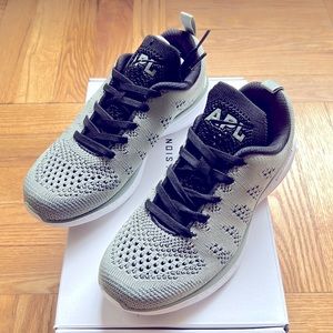 APL Techloom Pro Women’s Sneakers Sz 5.5 NEW IN BOX
